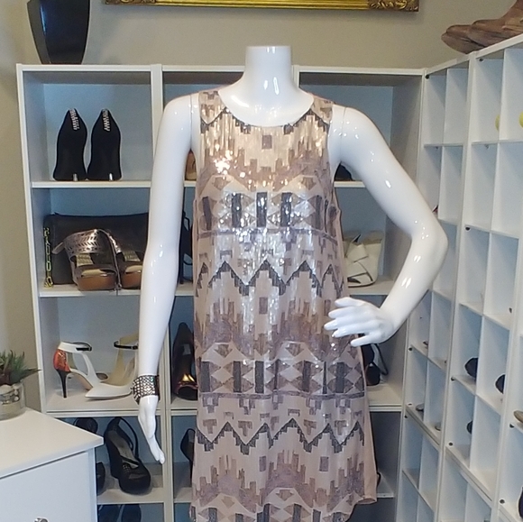 EVERLY SEQUIN DESIGN DRESS S - Picture 4 of 7